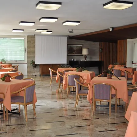 Hotell Hotel Premeno 3*